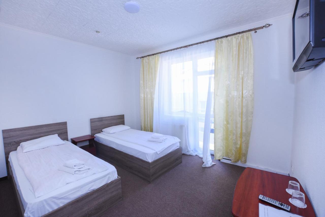 Hotel Continent Поляна Экстерьер фото